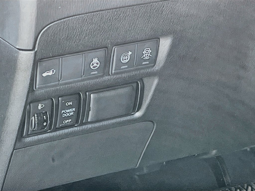 Used 2019 Nissan Armada Platinum w/ Captain's Chairs Package AWD/4WD image 10