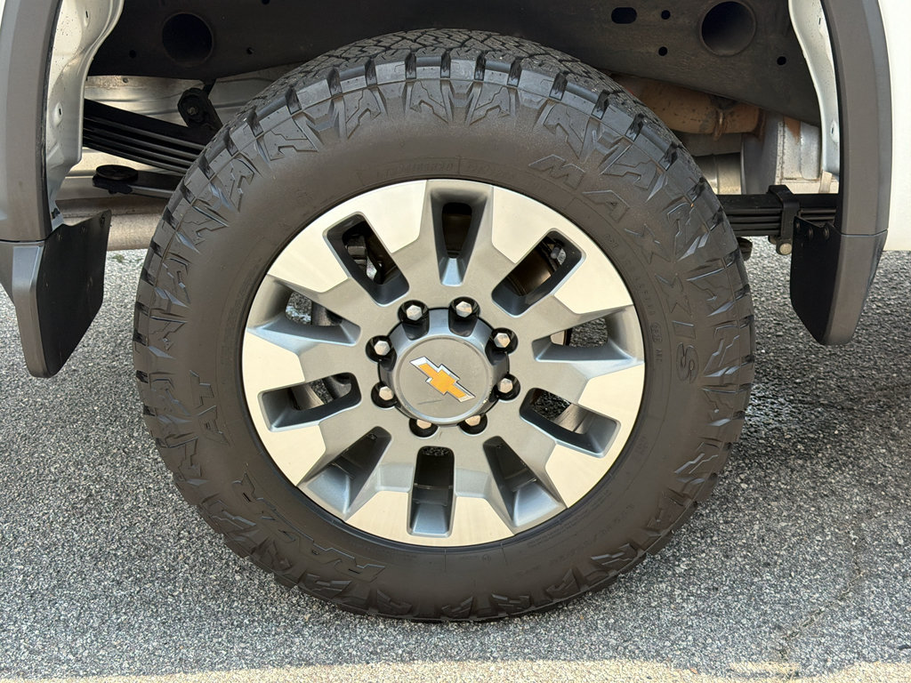 Used 2025 Chevrolet Silverado 2500 Custom AWD/4WD image 35
