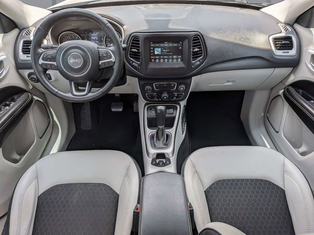 Used 2019 Jeep Compass Latitude FWD image 17