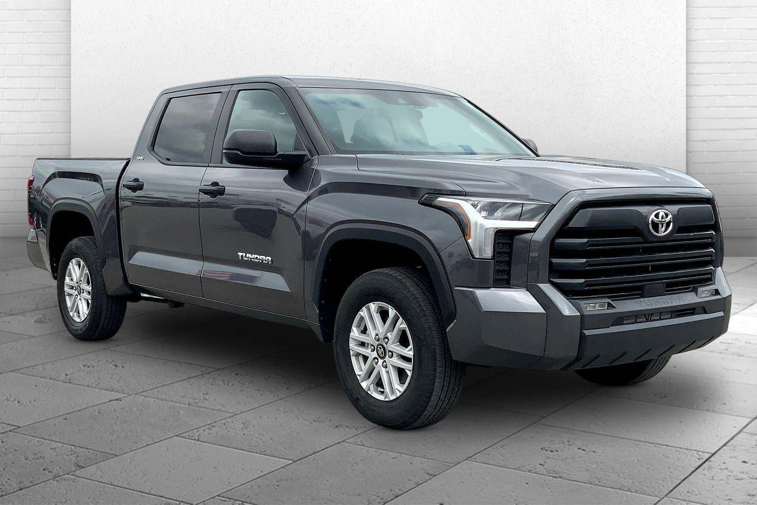 Used 2025 Toyota Tundra SR5 AWD/4WD image 1