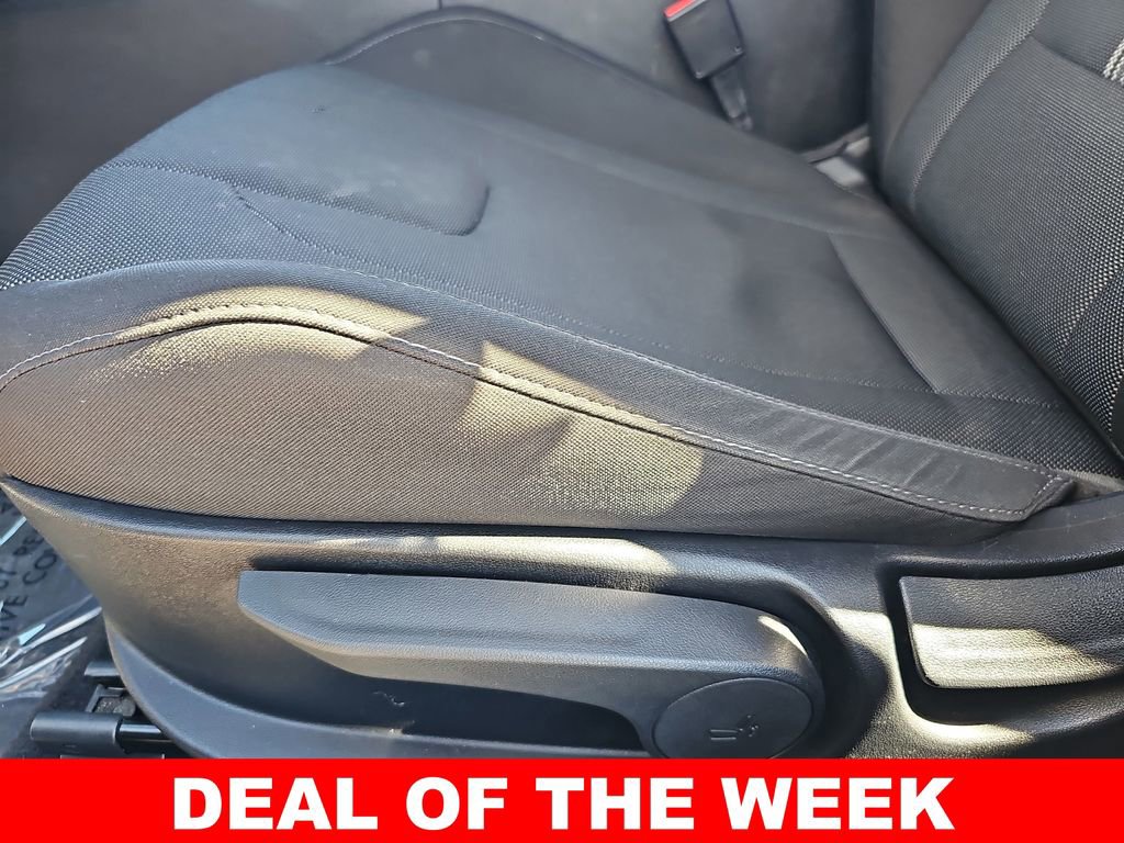 Used 2025 Hyundai Elantra SE image 28