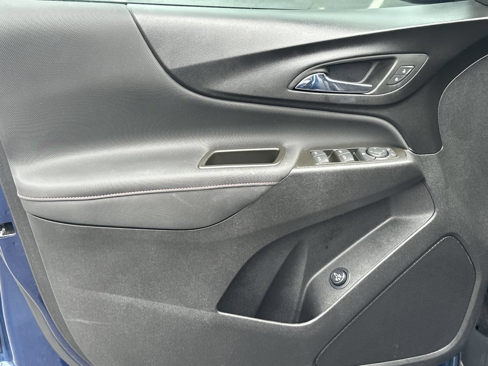 Used 2023 Chevrolet Equinox RS FWD image 14