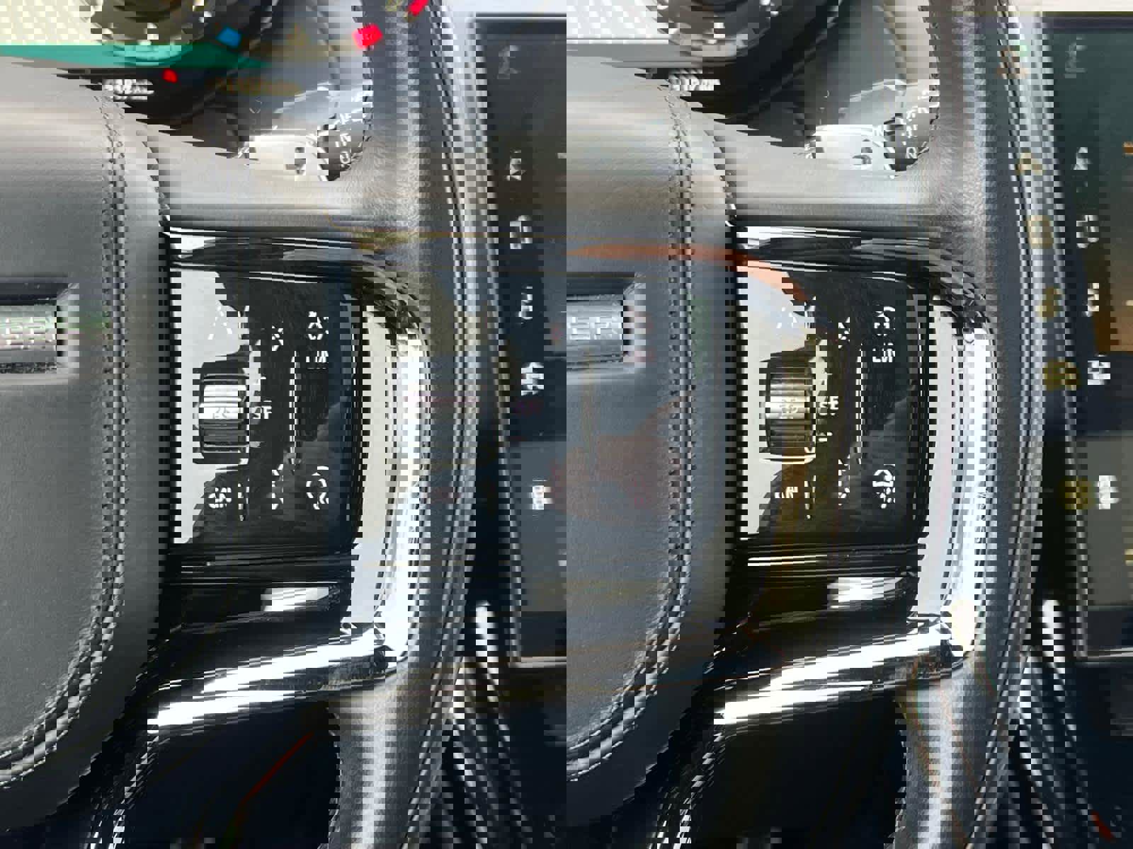 Used 2023 Land Rover Range Rover Sport SE Dynamic image 20