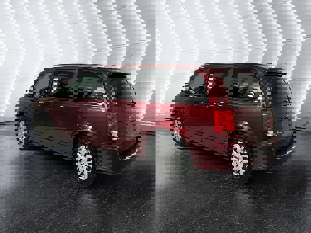 Used 2018 Dodge Grand Caravan SE w/ UConnect Hands-Free Group image 6