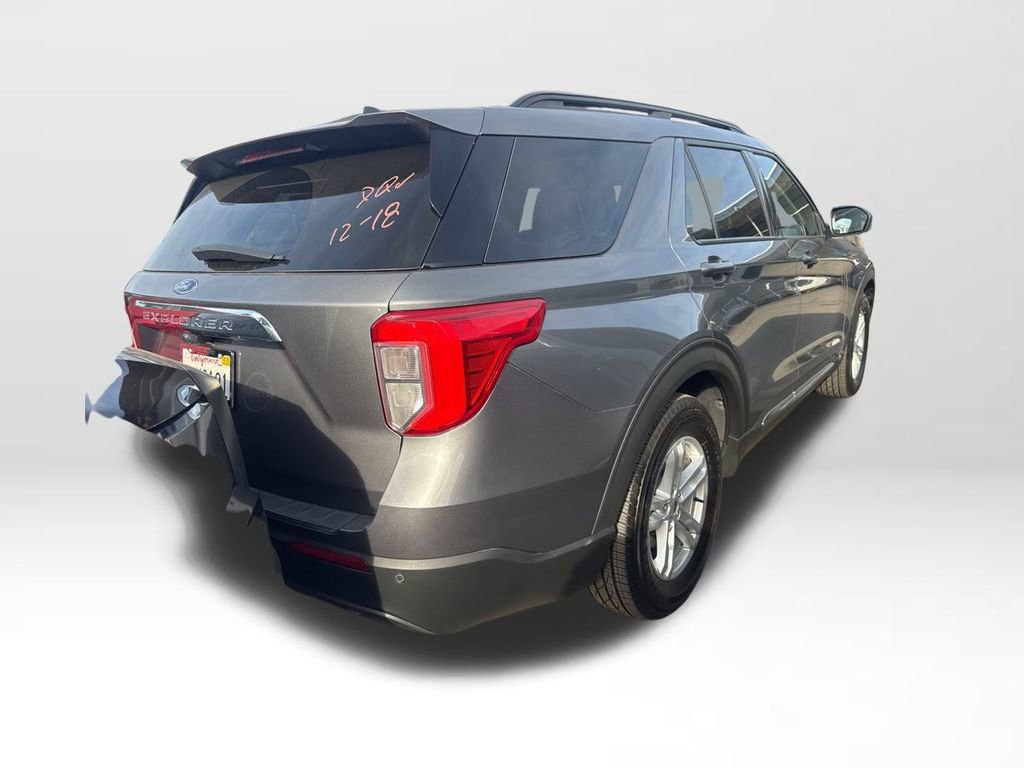 Certified 2022 Ford Explorer XLT w/ Equipment Group 202A image 5