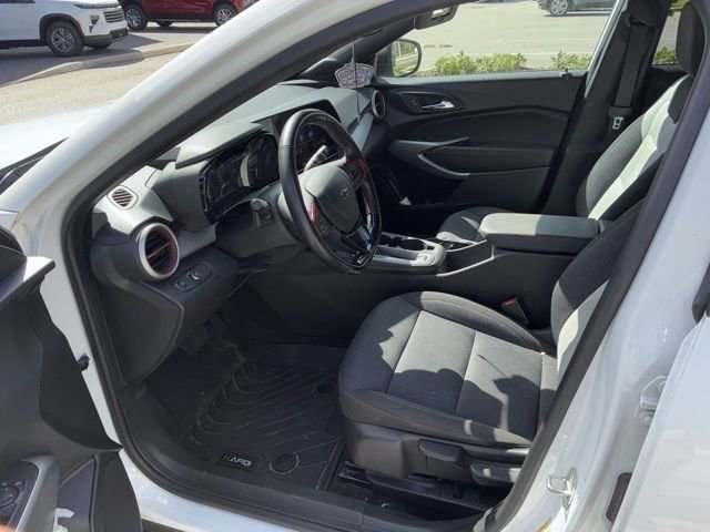 Used 2024 Chevrolet Trax RS w/ Driver Confidence Package image 4