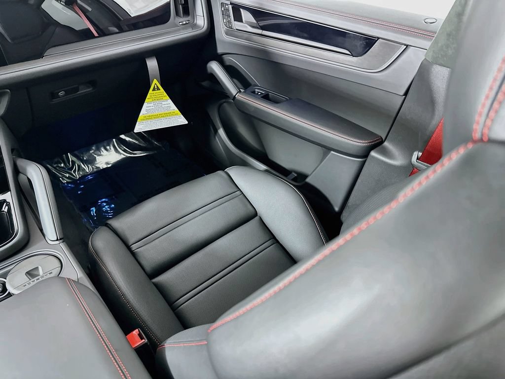 New 2026 Porsche Cayenne GTS AWD/4WD image 26