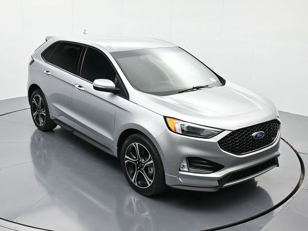 Used 2020 Ford Edge ST image 32