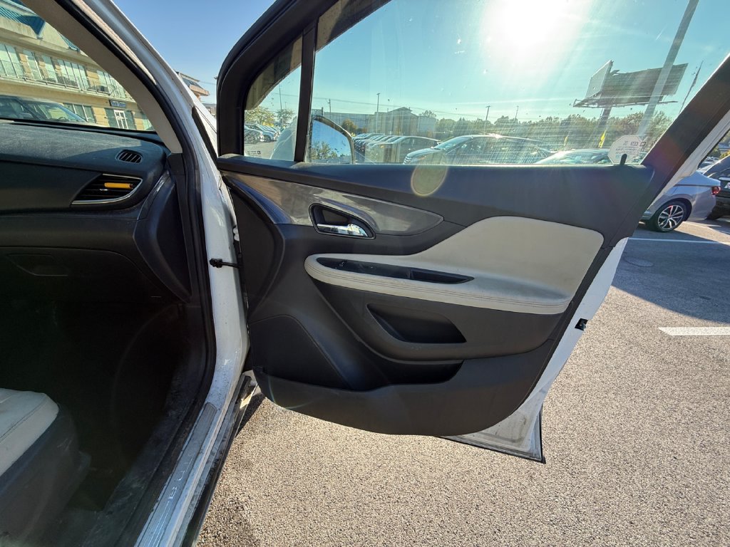 Used 2018 Buick Encore Essence FWD image 26