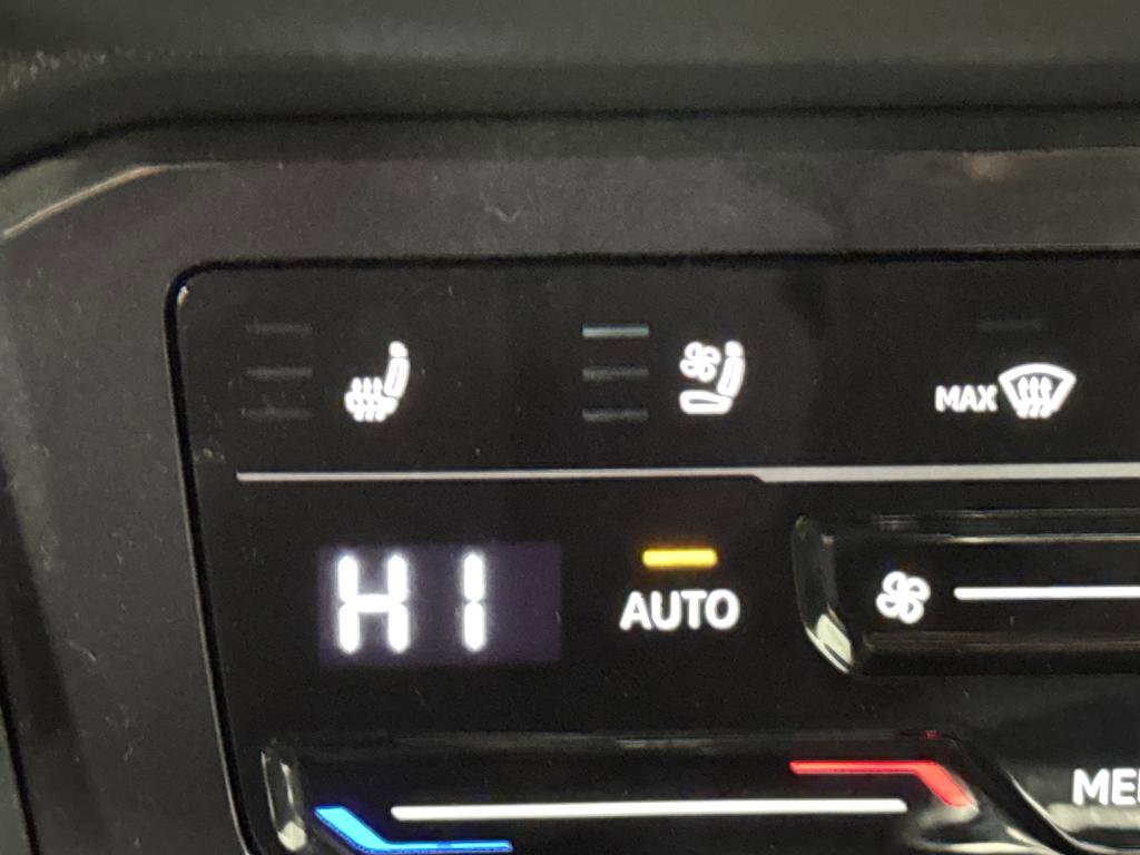 Used 2024 Volkswagen Tiguan SEL R-Line image 8