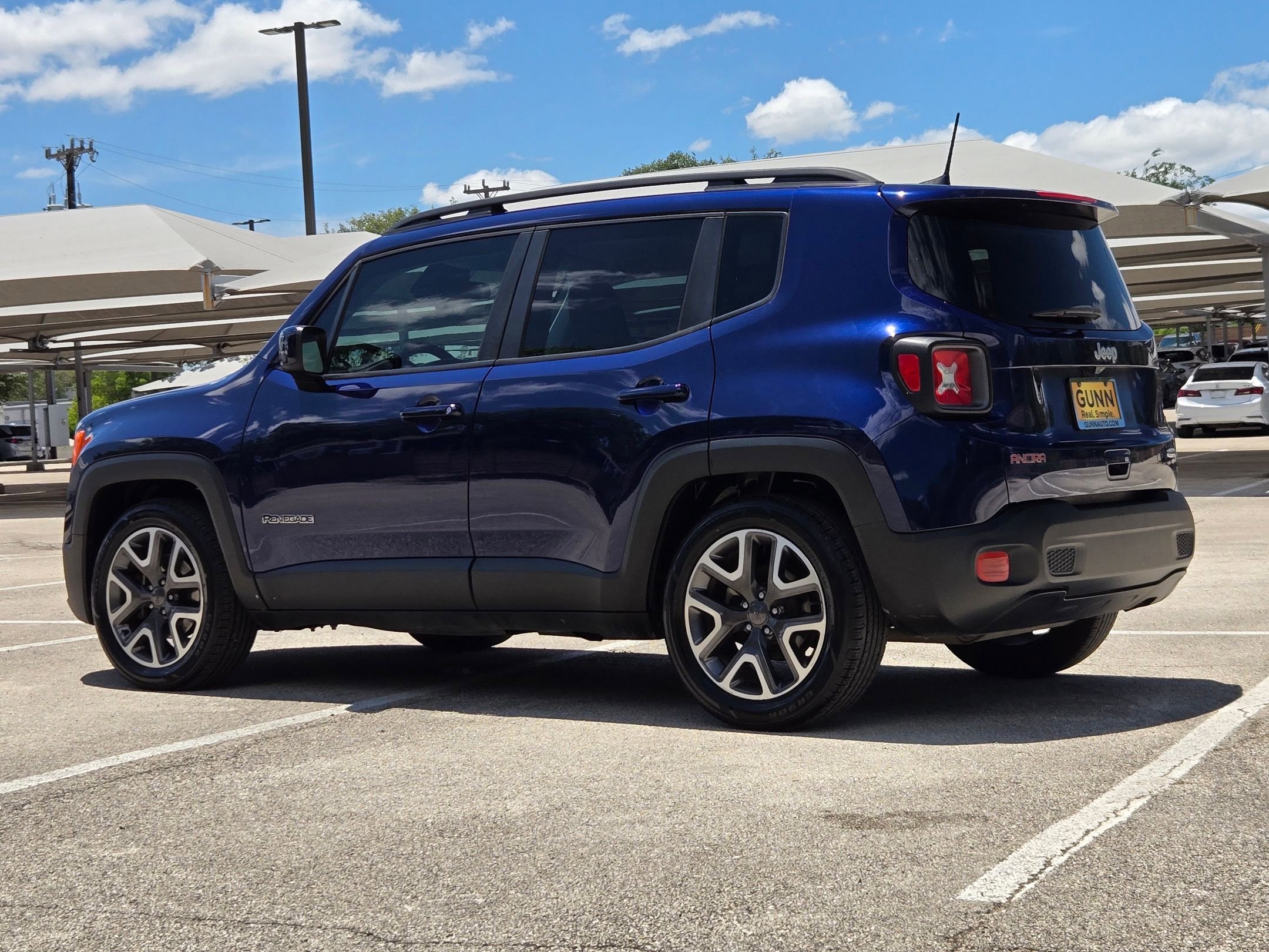 Used 2018 Jeep Renegade Latitude FWD image 6