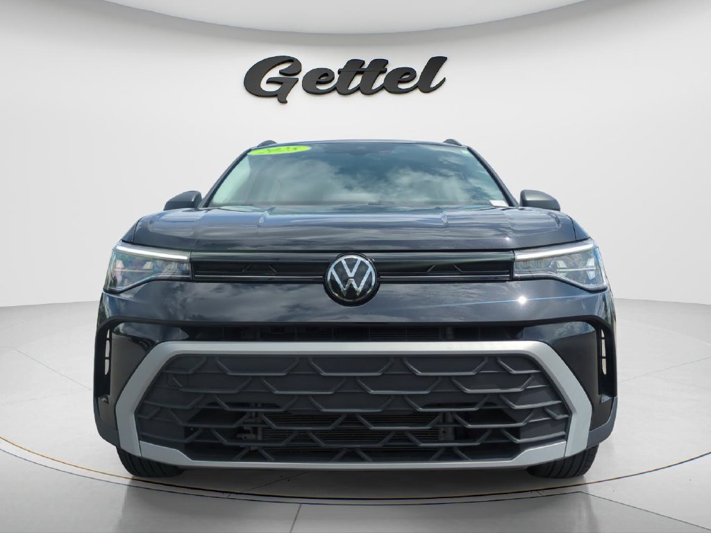 Used 2025 Volkswagen Taos S AWD/4WD image 2