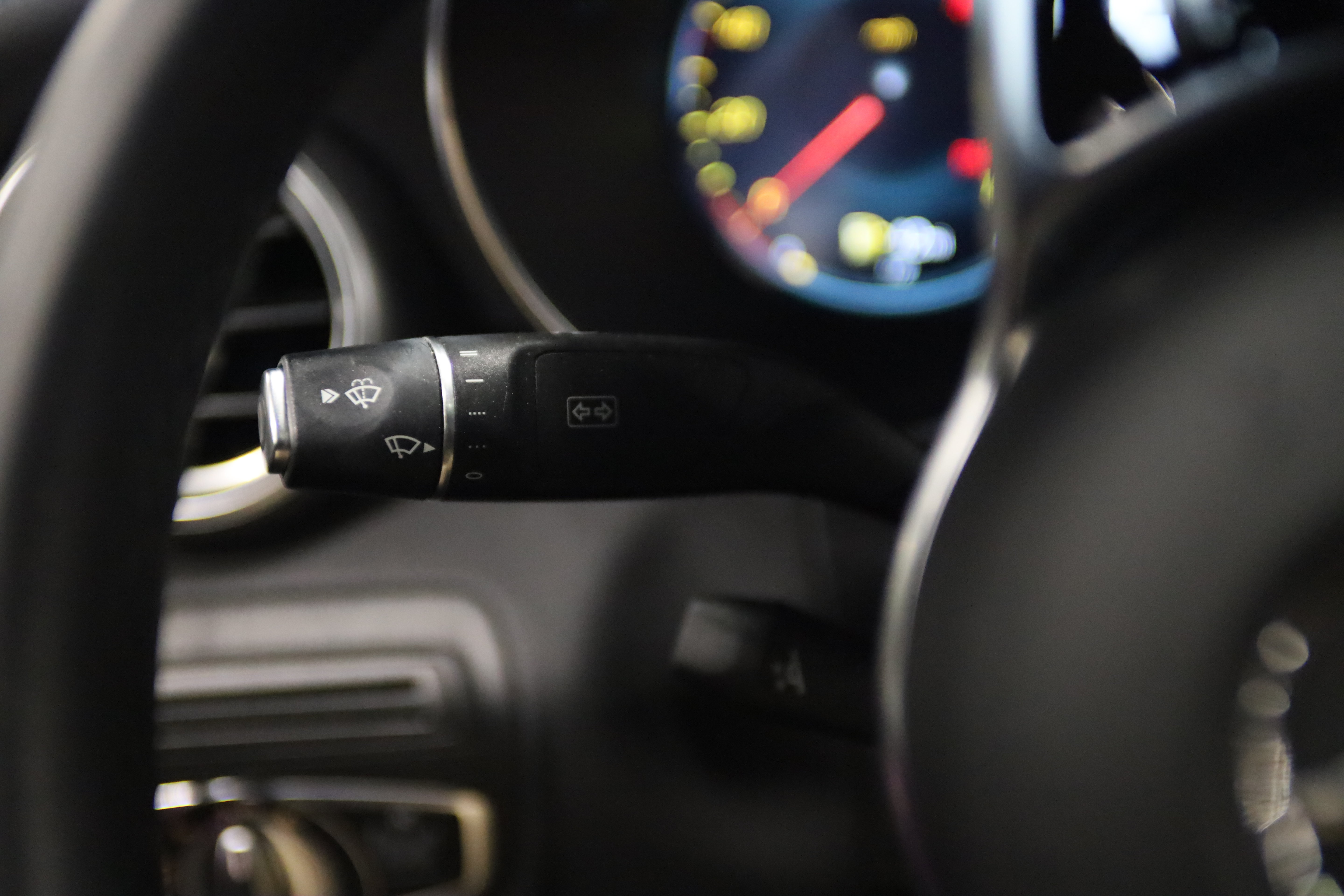 Used 2023 Mercedes-Benz GLC 300 4MATIC Coupe image 19