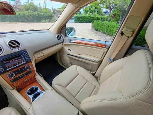 Used 2009 Mercedes-Benz ML 320 BlueTEC 4MATIC image 53
