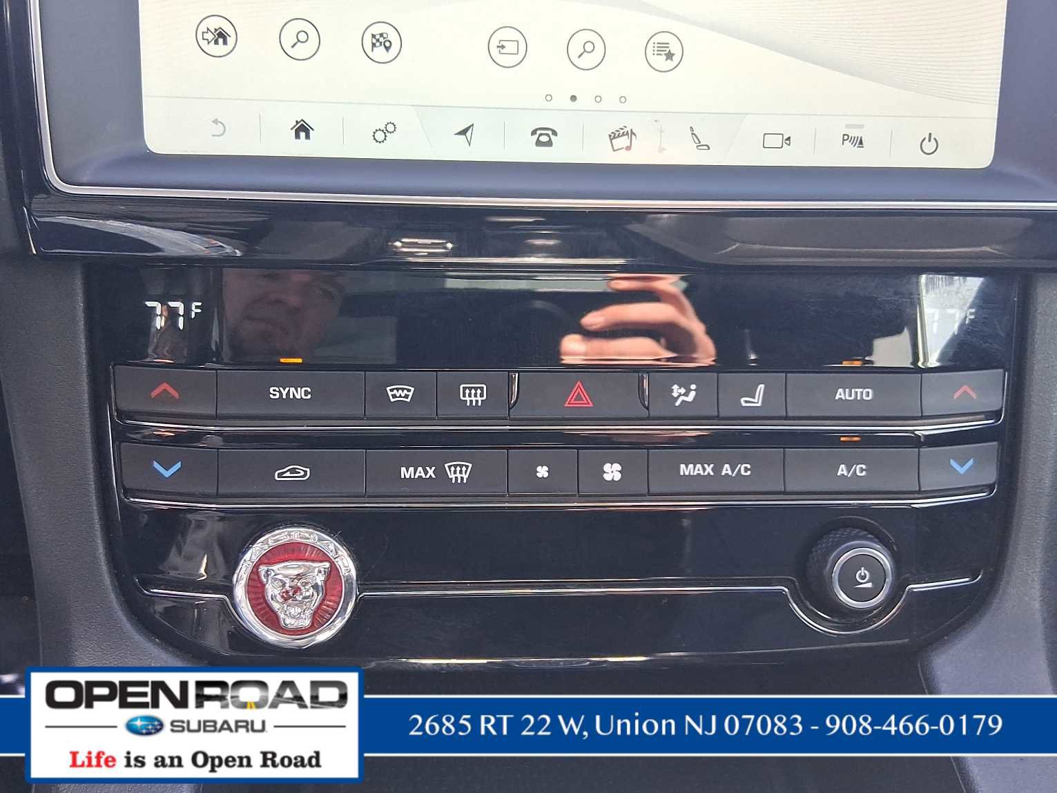 Used 2020 Jaguar F-PACE Premium image 24