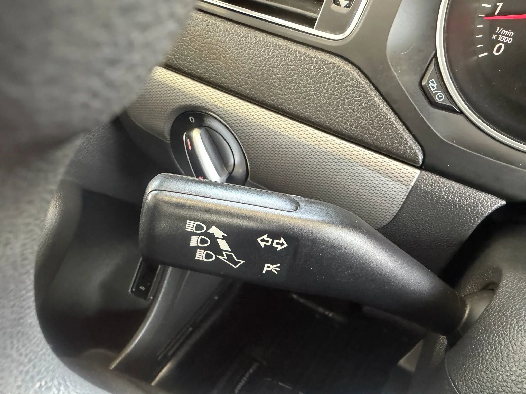 Used 2016 Volkswagen Jetta SE image 12