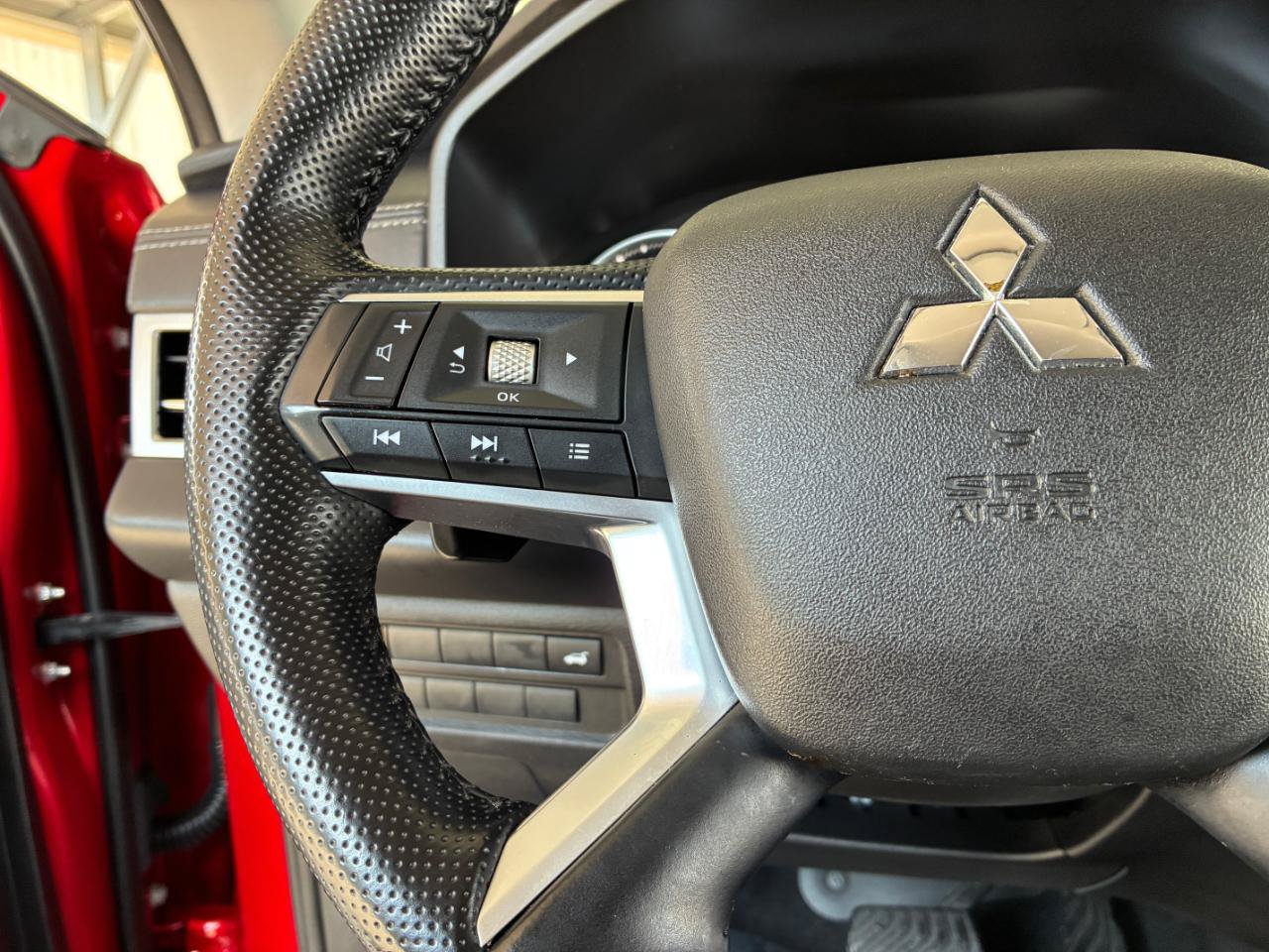Used 2024 Mitsubishi Outlander SE FWD image 24