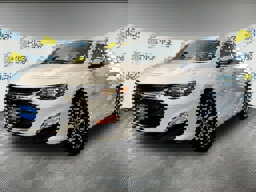 Used 2025 Chevrolet Malibu RS image 3