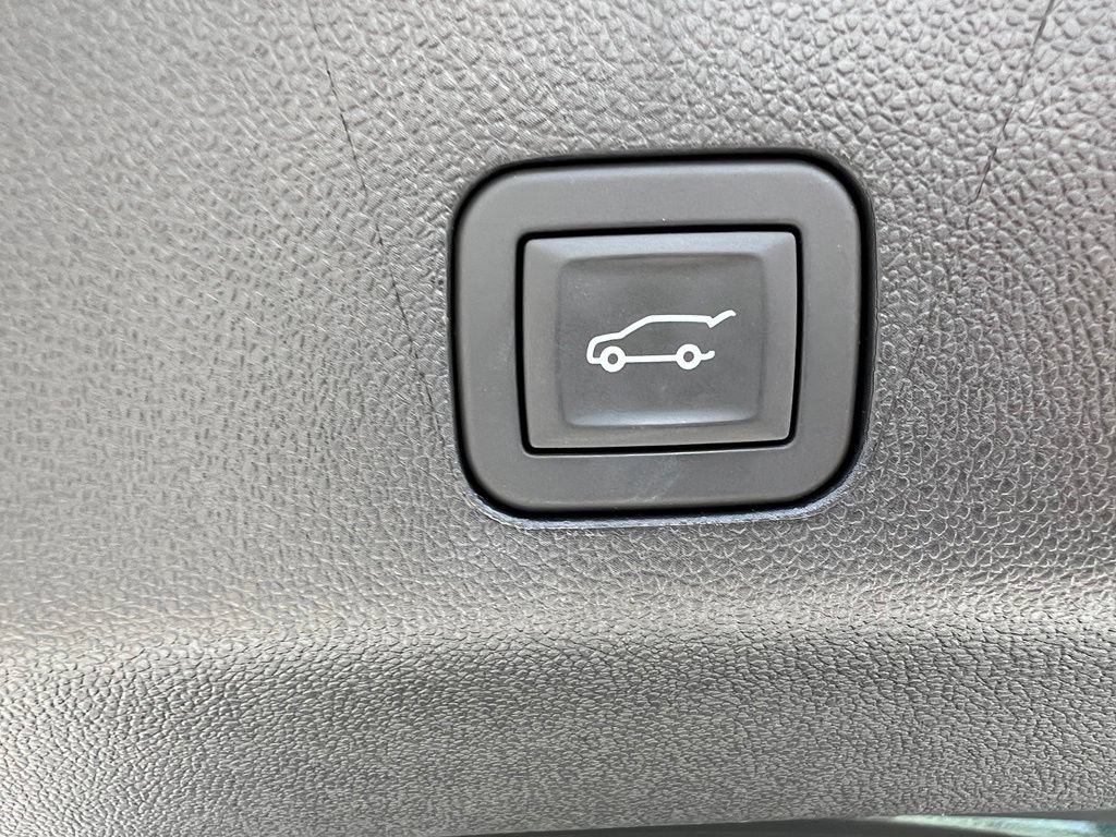 Used 2025 Chevrolet Tahoe High Country AWD/4WD image 45