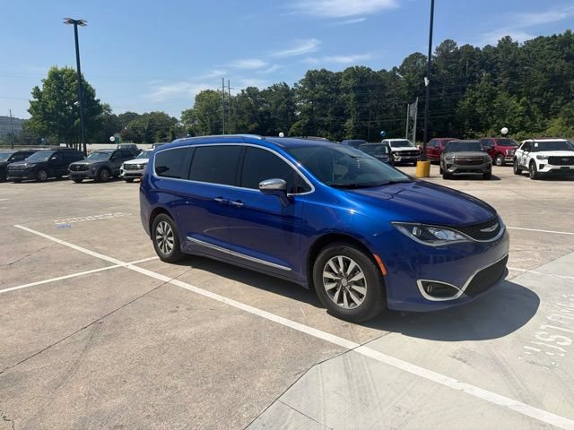 Used 2020 Chrysler Pacifica Limited FWD image 16