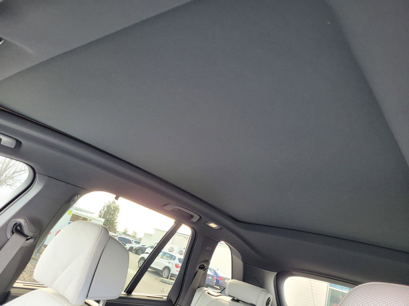 New 2026 BMW X5 xDrive50e w/ Premium Package AWD/4WD image 9