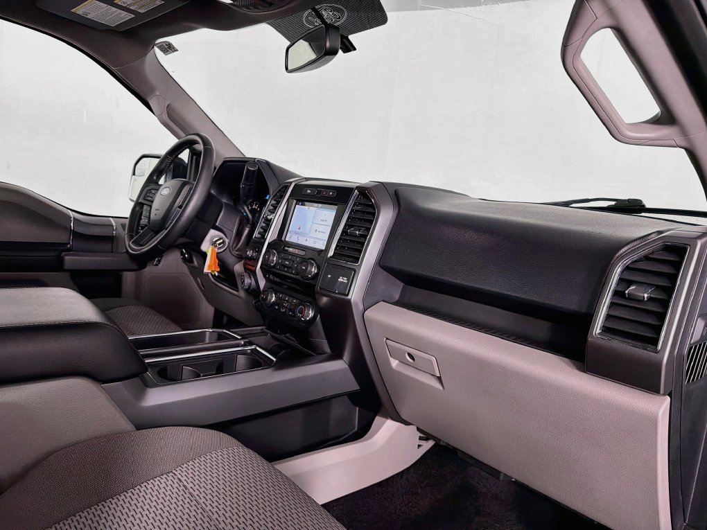 Used 2017 Ford F150 XLT w/ Equipment Group 302A Luxury AWD/4WD image 31