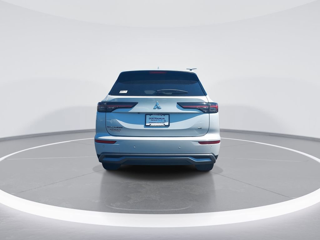 Used 2025 Mitsubishi Outlander SE FWD image 7