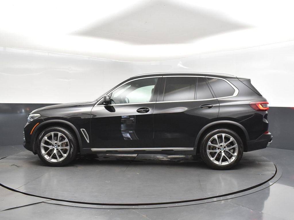 Used 2021 BMW X5 xDrive40i w/ Premium Package 2 image 4