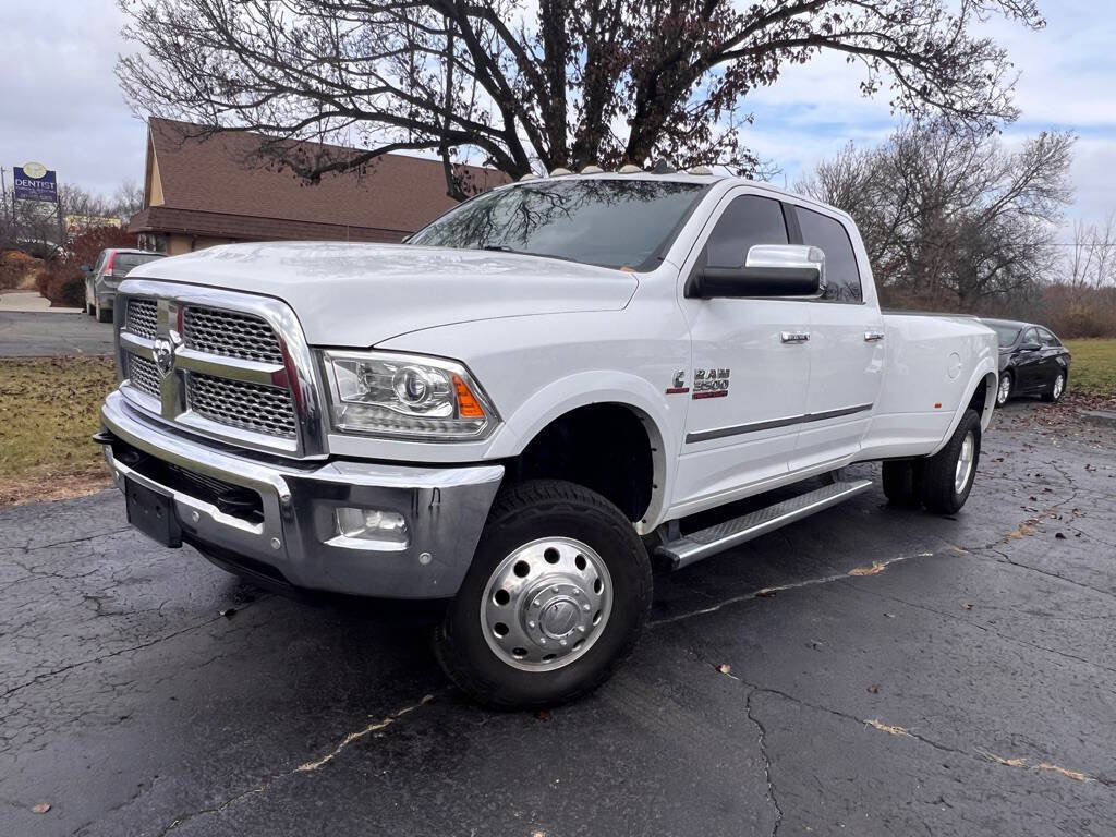 Used 2018 RAM 3500 Laramie AWD/4WD image 2