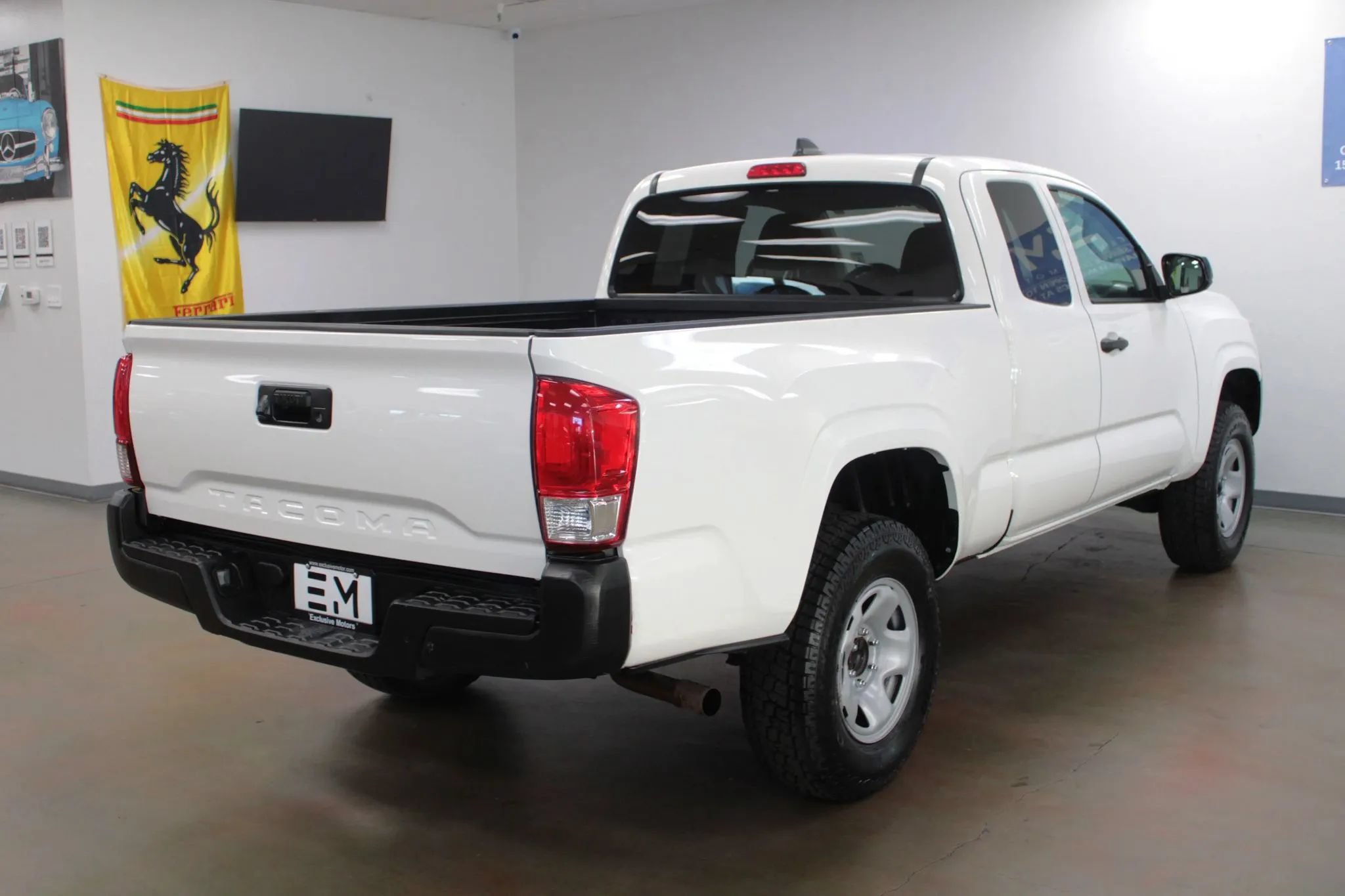Used 2023 Toyota Tacoma SR RWD image 7