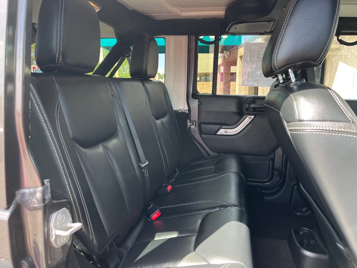 Used 2016 Jeep Wrangler Unlimited Rubicon AWD/4WD image 31