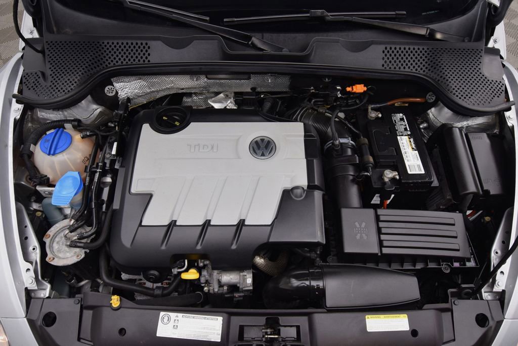 Used 2014 Volkswagen Beetle TDI image 25