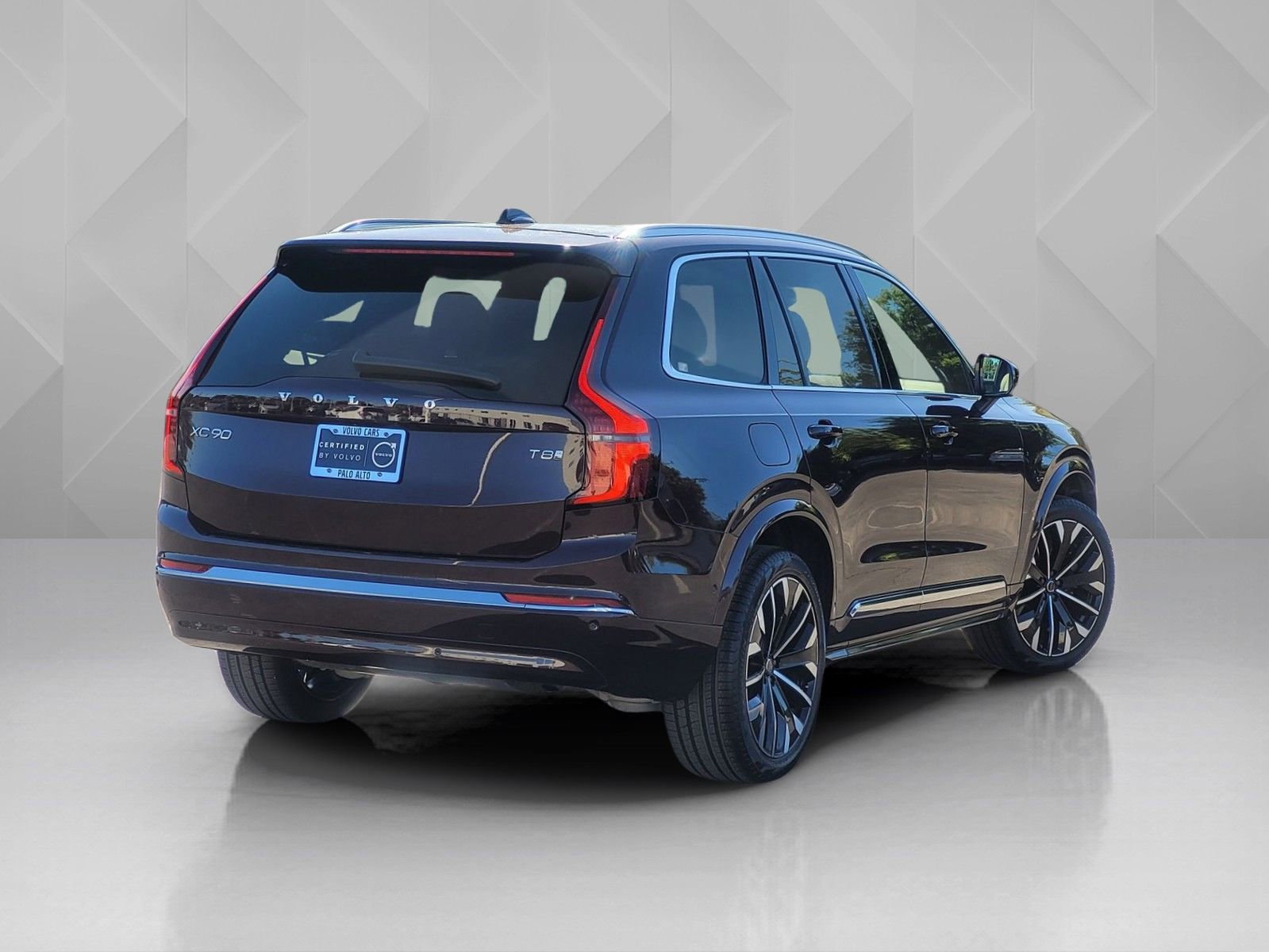 Certified 2025 Volvo XC90 T8 Ultra AWD/4WD image 6