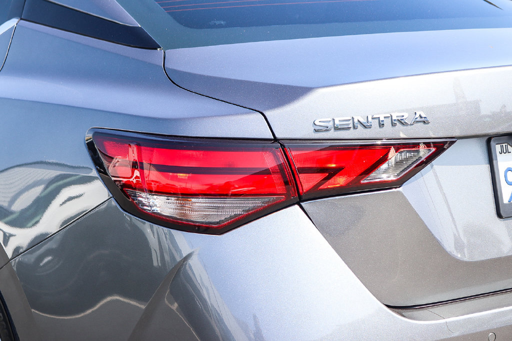 Used 2025 Nissan Sentra SV w/ All-Weather Package FWD image 7
