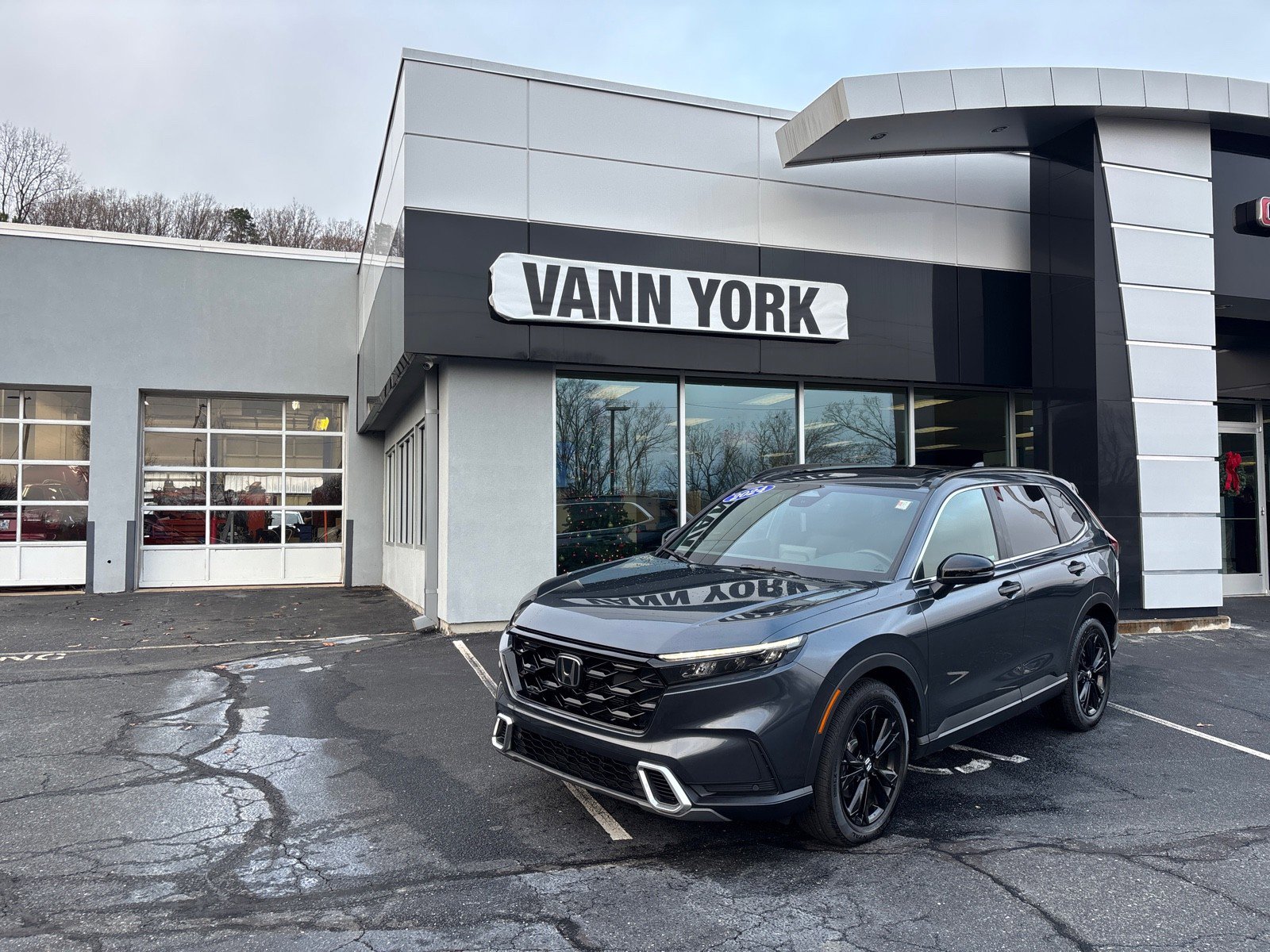 Used 2024 Honda CR-V Sport Touring image 1