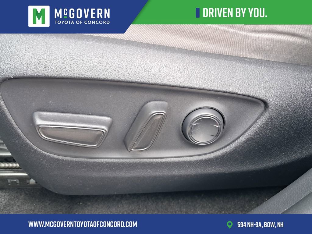 Used 2024 Toyota RAV4 XLE AWD/4WD image 18