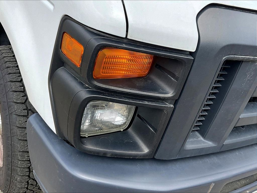 Used 2016 Ford E-350 and Econoline 350 Super Duty RWD image 28