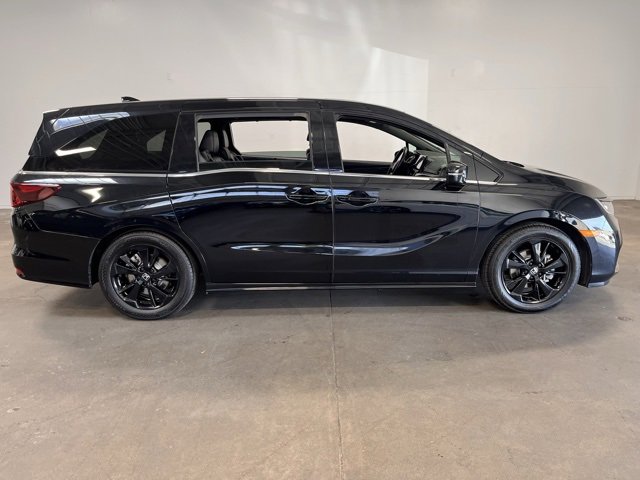 Used 2023 Honda Odyssey Sport image 2