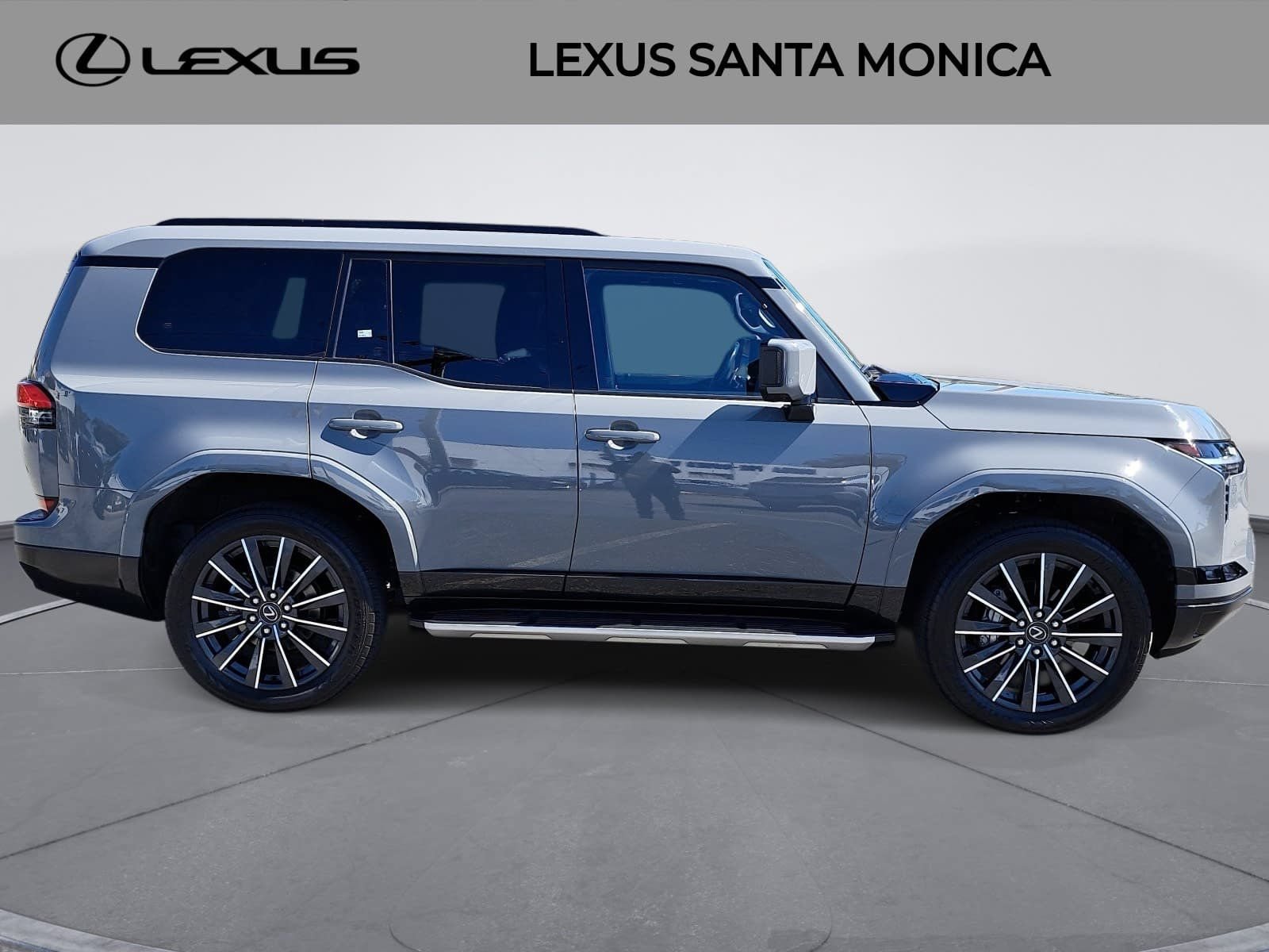 Used 2024 Lexus GX 550 w/ Cold Area Package AWD/4WD image 4