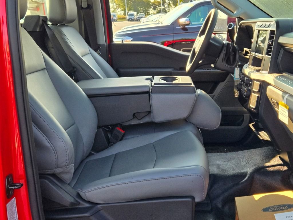 Used 2024 Ford F350 XL image 6