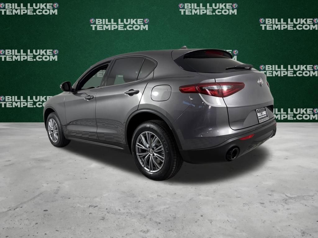 Used 2023 Alfa Romeo Stelvio Sprint image 7
