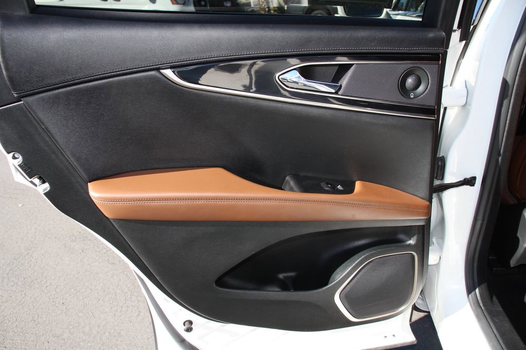 Certified 2023 Lincoln Nautilus Reserve FWD image 14