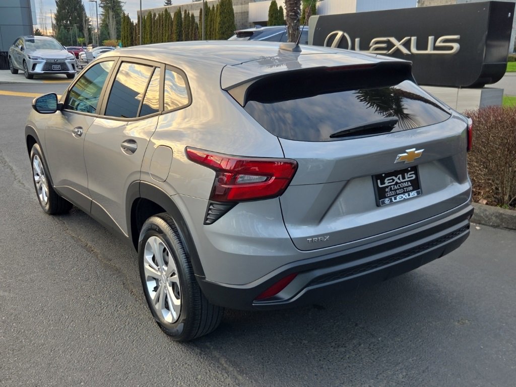 Used 2024 Chevrolet Trax LS w/ Driver Confidence Package image 3