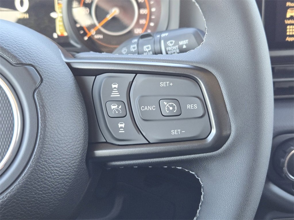 Used 2025 Jeep Wrangler Unlimited Rubicon w/ Technology Group image 29