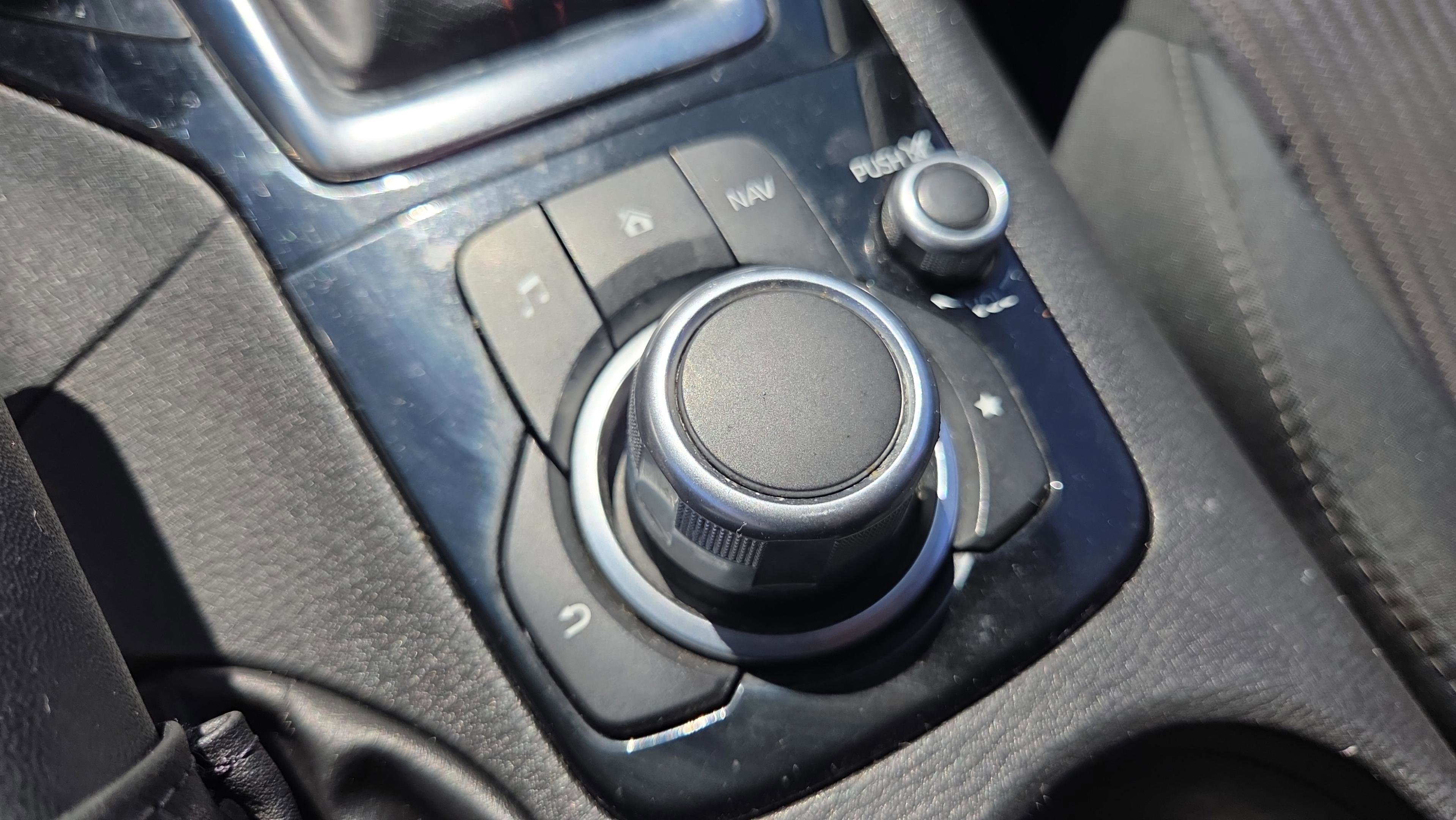 Used 2016 MAZDA MAZDA3 i Touring image 19