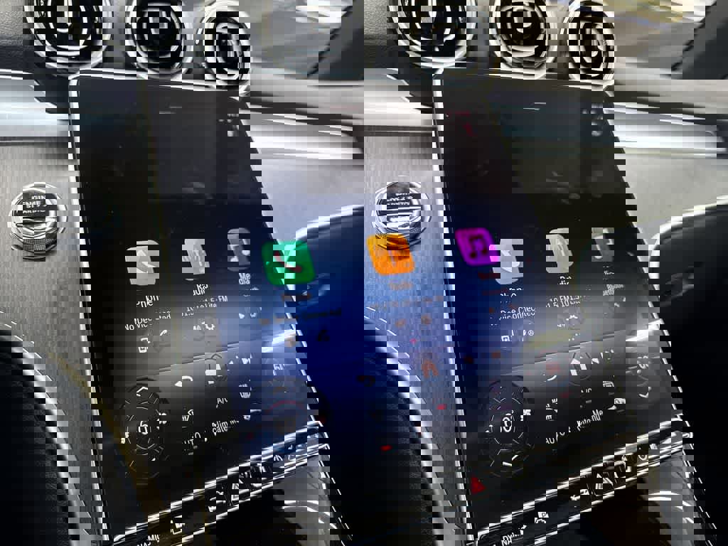 Used 2025 Mercedes-Benz C 300 4MATIC Sedan image 18