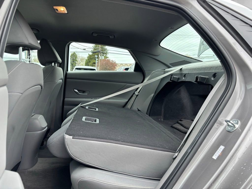 Used 2023 Hyundai Elantra SEL w/ Convenience Package FWD image 19