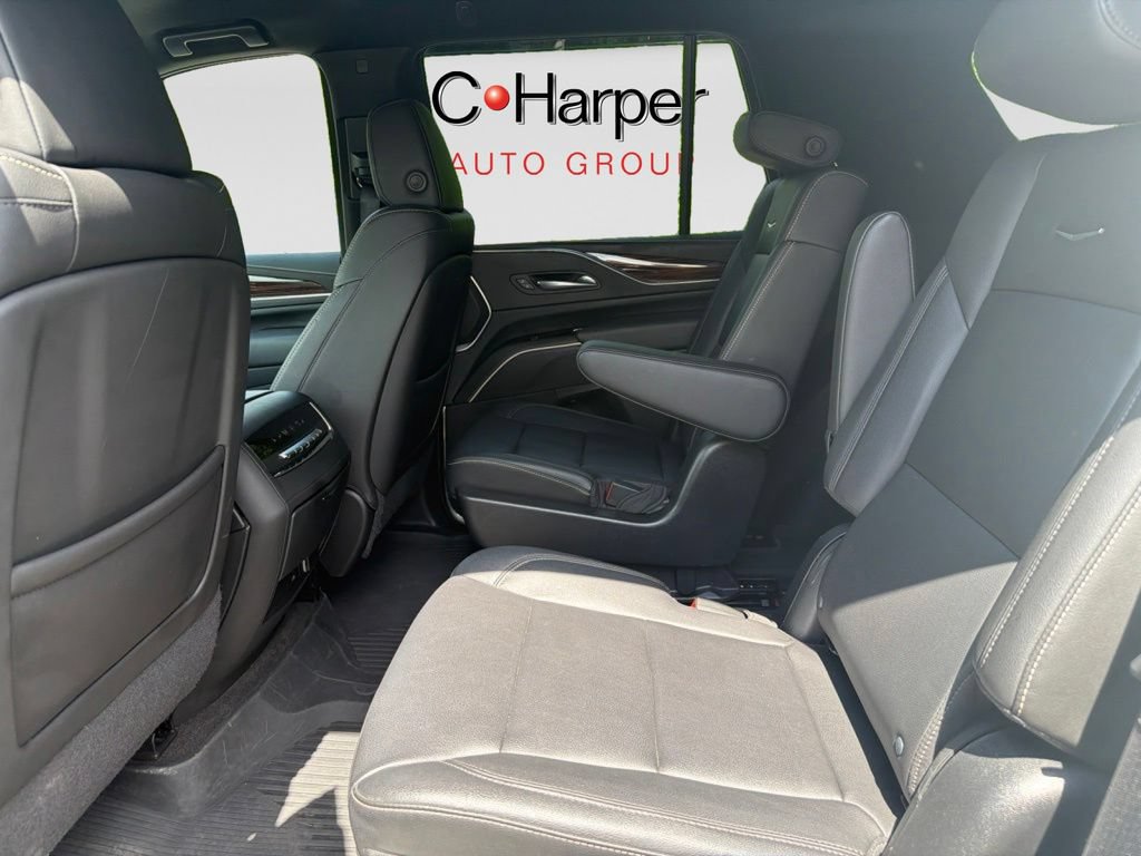Used 2022 Cadillac Escalade Luxury AWD/4WD image 15