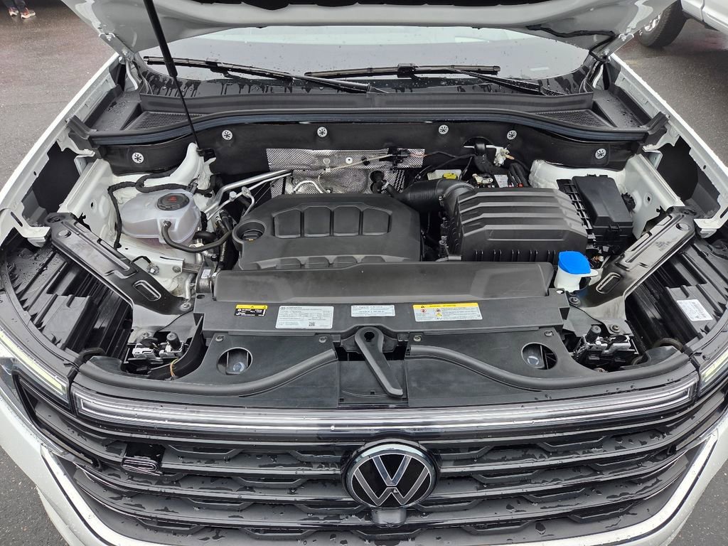 Used 2024 Volkswagen Atlas SEL Premium R-Line AWD/4WD image 29