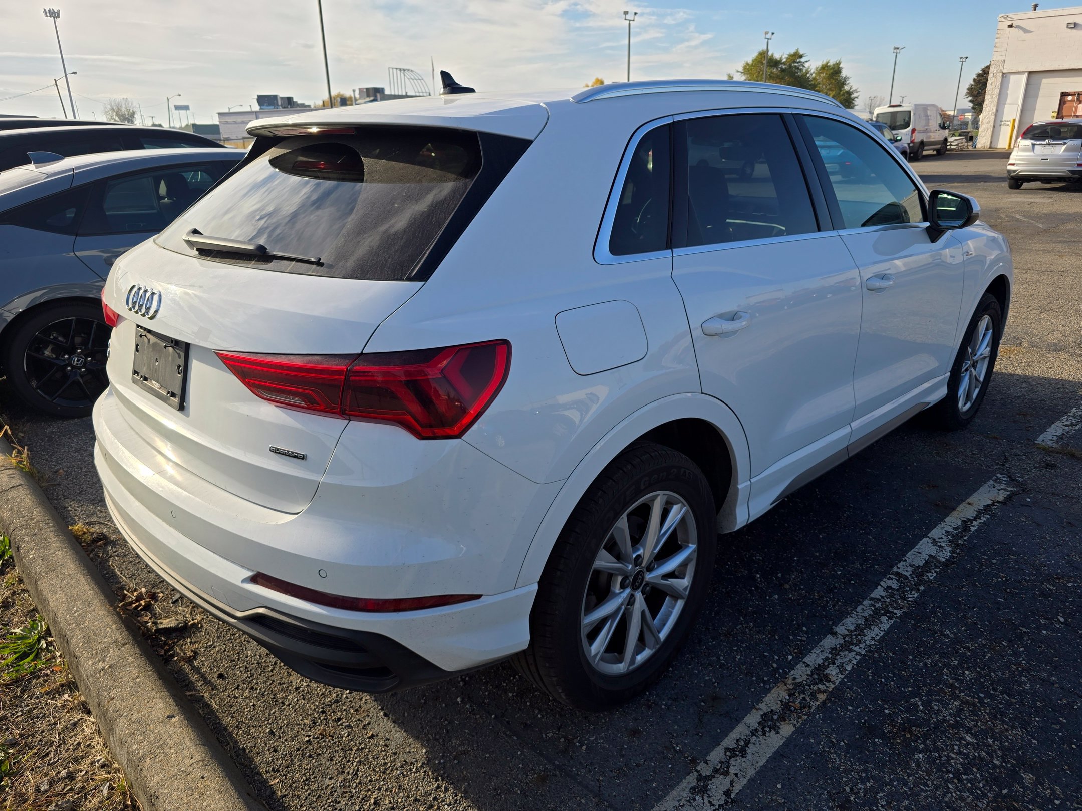 Used 2024 Audi Q3 2.0T Premium AWD/4WD image 3